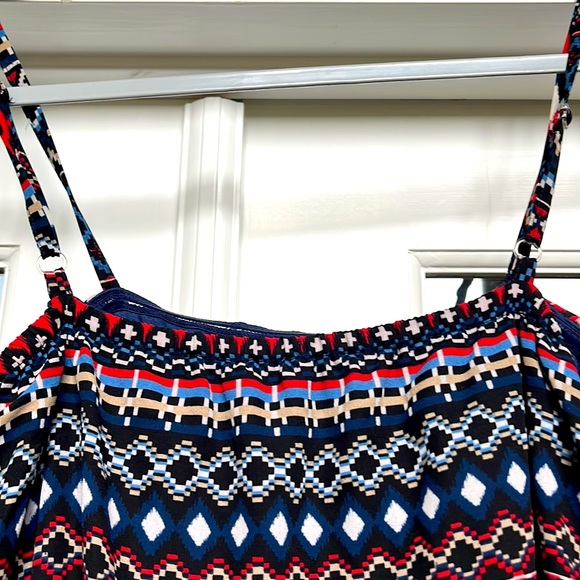 Multicolored Jumpsuit! Size M - Picture 5 of 6